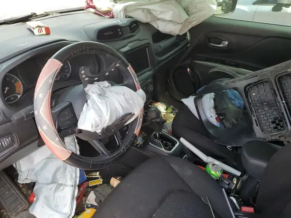 ZACNJBBB5KPJ74668 2019 JEEP RENEGADE - Image 8