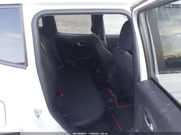 ZACNJBBB5KPK15168 2019 JEEP RENEGADE - Image 8