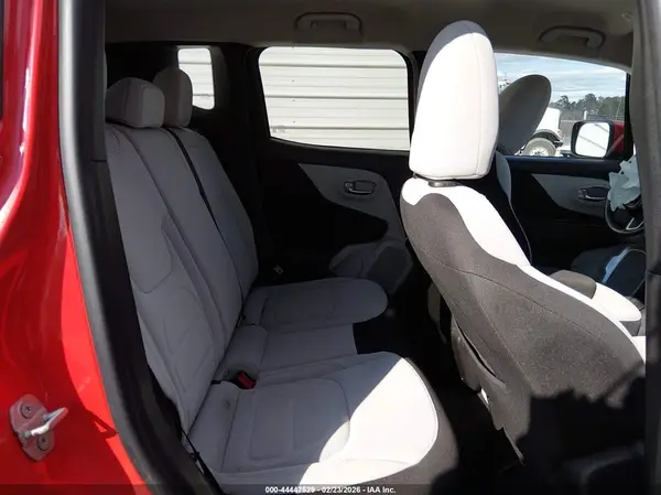 ZACNJBBB5KPK20824 2019 JEEP RENEGADE - Image 8