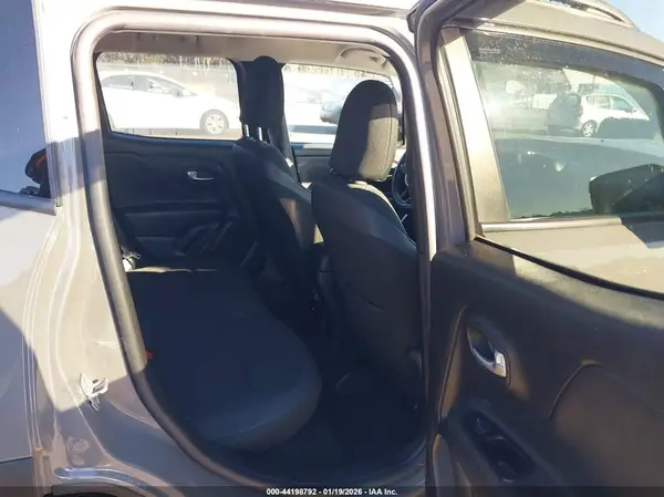 ZACNJBBB5KPK34335 2019 JEEP RENEGADE - Image 8