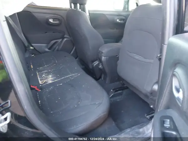ZACNJBBB5KPK59879 2019 JEEP RENEGADE - Image 8