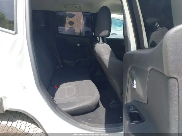 ZACNJBBB5LPL03865 2020 JEEP RENEGADE - Image 8
