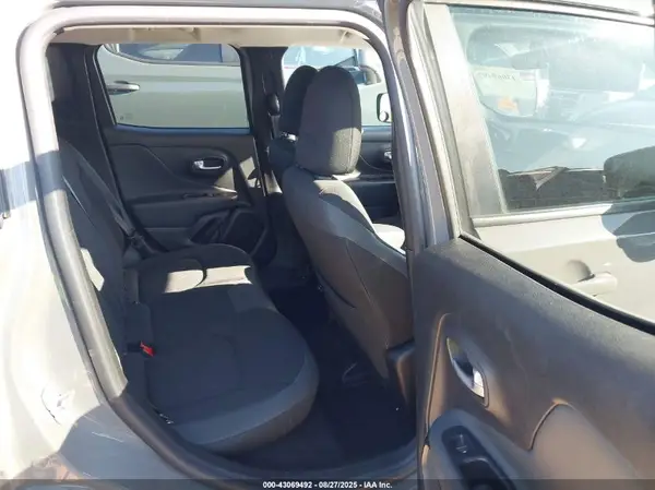 ZACNJBBB5LPM00967 2020 JEEP RENEGADE - Image 8