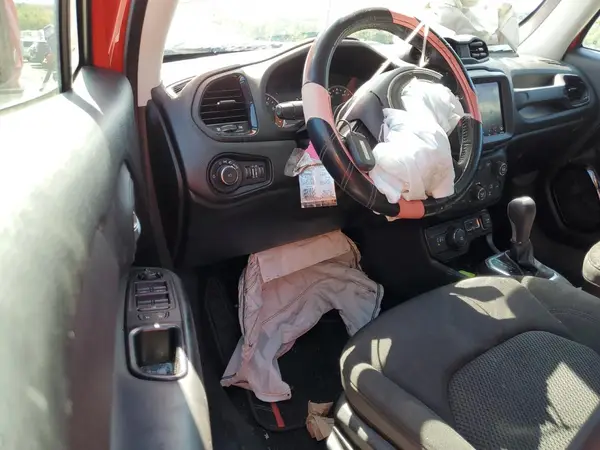 ZACNJBBB6KPJ87963 2019 JEEP RENEGADE - Image 8