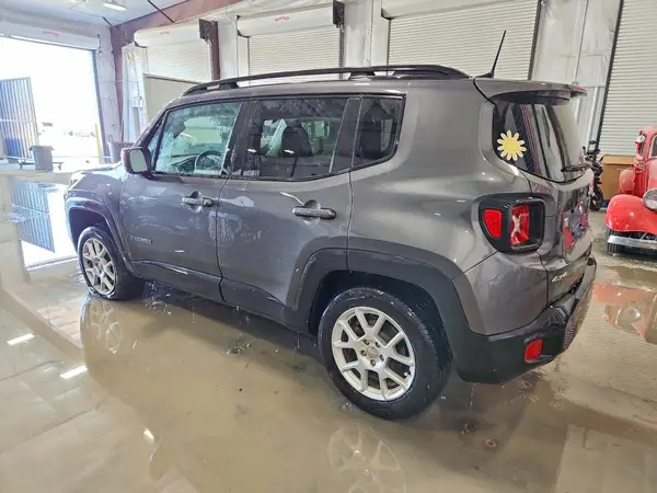 ZACNJBBB6KPK30911 2019 JEEP RENEGADE - Image 2