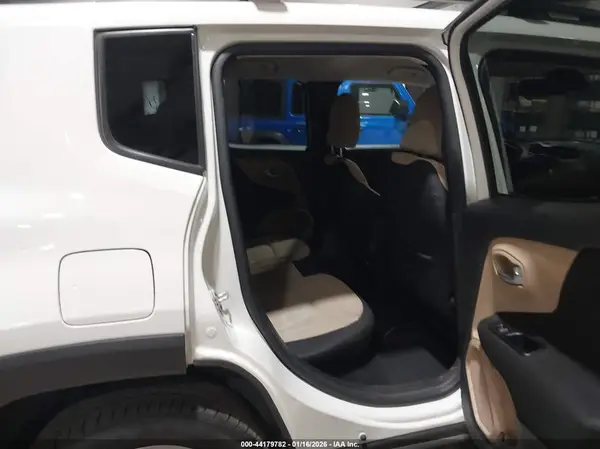ZACNJBBB6KPK50527 2019 JEEP RENEGADE - Image 8