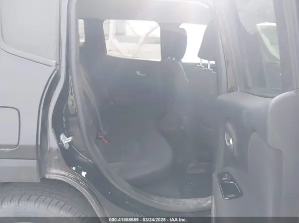 ZACNJBBB6KPK73371 2019 JEEP RENEGADE - Image 8
