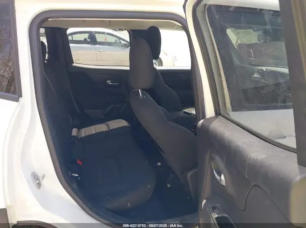 ZACNJBBB6KPK81437 2019 JEEP RENEGADE - Image 8