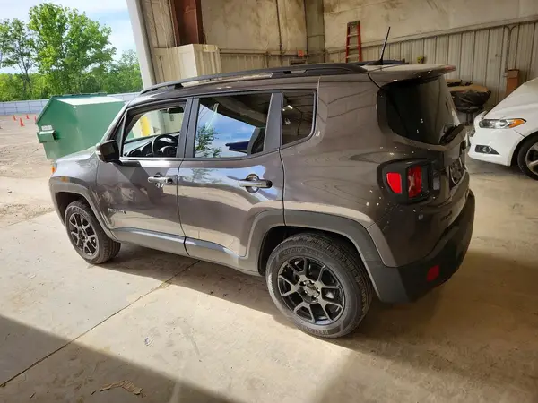 ZACNJBBB6LPL83337 2020 JEEP RENEGADE - Image 2