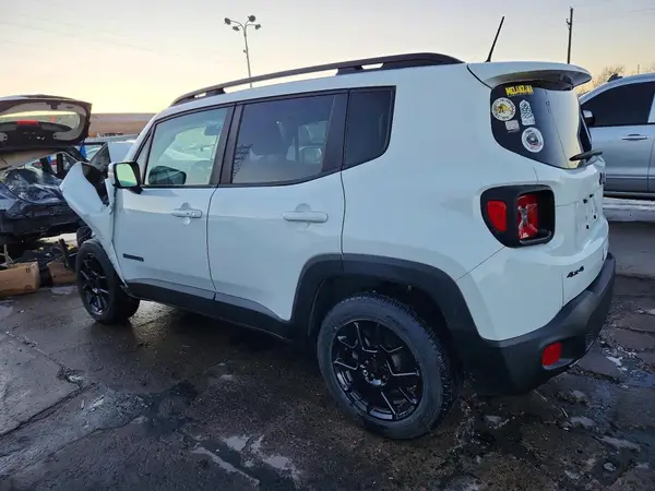 ZACNJBBB7LPK98099 2020 JEEP RENEGADE - Image 2
