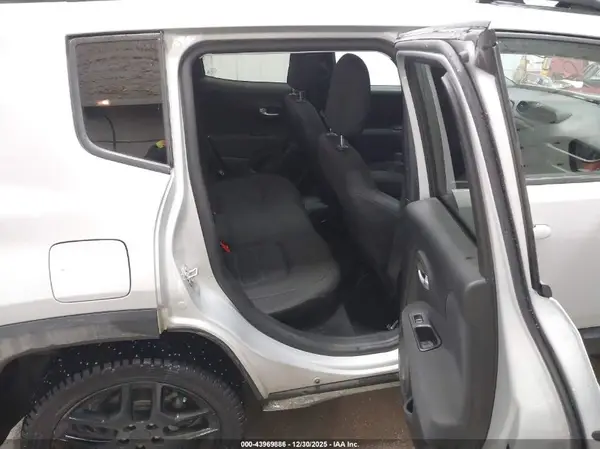 ZACNJBBB7LPL77563 2020 JEEP RENEGADE - Image 8