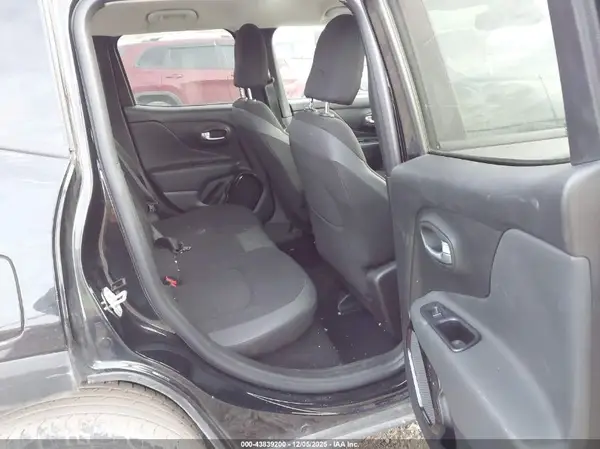 ZACNJBBB8KPJ78407 2019 JEEP RENEGADE - Image 8
