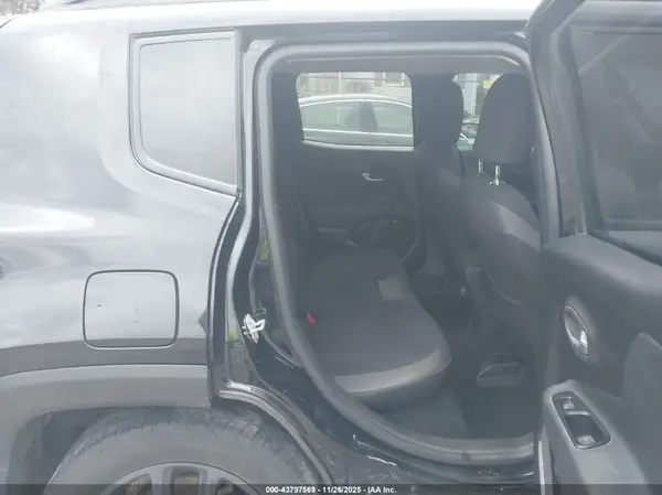 ZACNJBBB8KPJ93165 2019 JEEP RENEGADE - Image 8