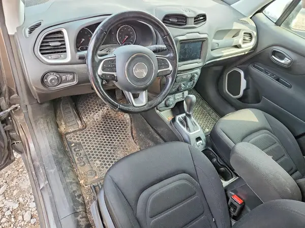 ZACNJBBB8KPJ96826 2019 JEEP RENEGADE - Image 8