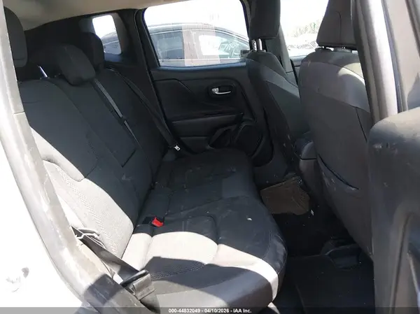 ZACNJBBB8KPK53686 2019 JEEP RENEGADE - Image 8