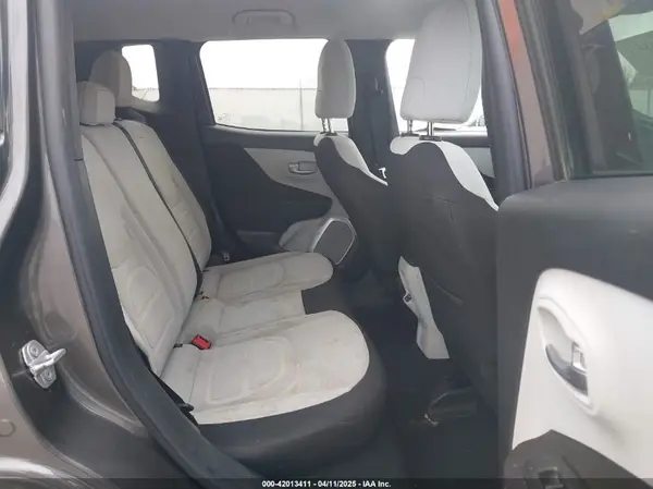 ZACNJBBB9KPJ74477 2019 JEEP RENEGADE - Image 1
