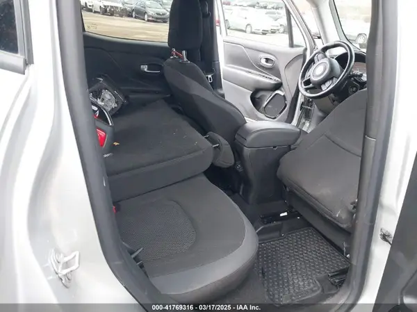 ZACNJBBB9KPK60761 2019 JEEP RENEGADE - Image 8