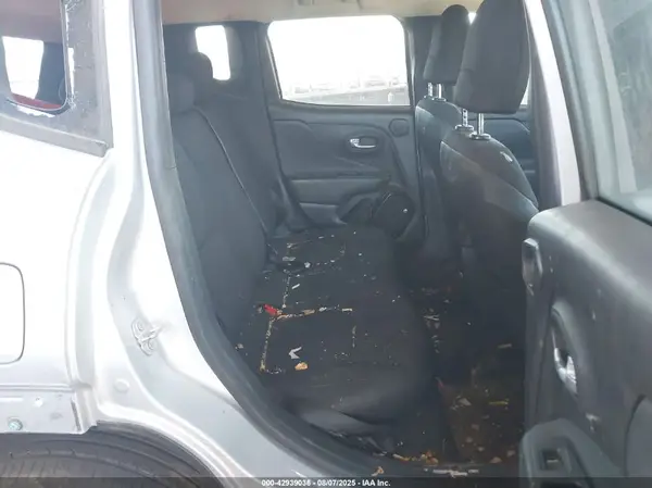 ZACNJBBBXKPJ95760 2019 JEEP RENEGADE - Image 8