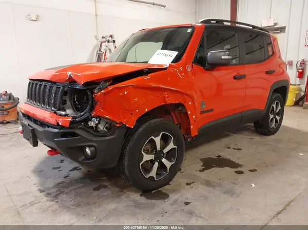 ZACNJBC10KPJ97054 2019 JEEP RENEGADE - Image 2