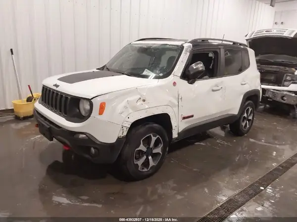 ZACNJBC10KPK02835 2019 JEEP RENEGADE - Image 2