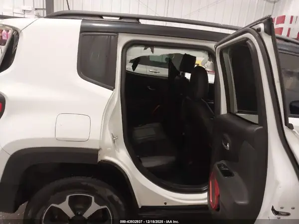 ZACNJBC10KPK02835 2019 JEEP RENEGADE - Image 8