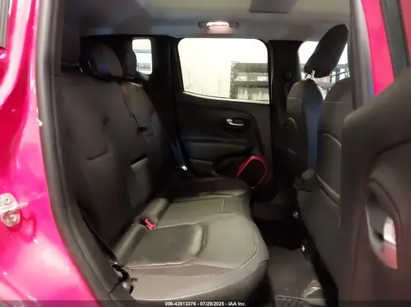 ZACNJBC10KPK09686 2019 JEEP RENEGADE - Image 8