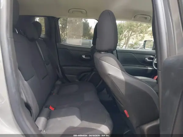 ZACNJBC10KPK54675 2019 JEEP RENEGADE - Image 8