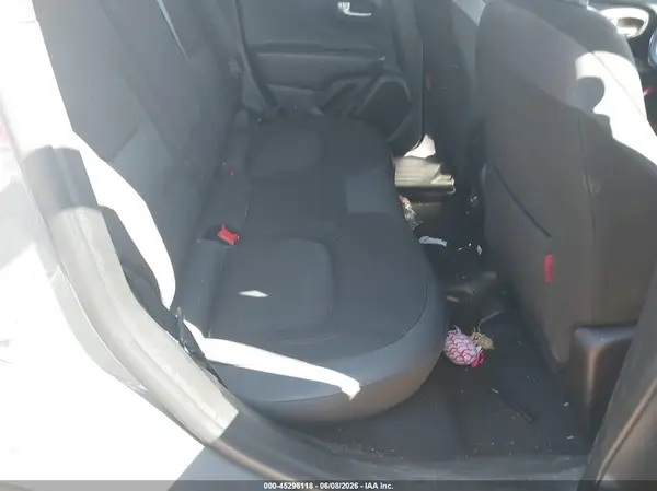 ZACNJBC10KPK69774 2019 JEEP RENEGADE - Image 8