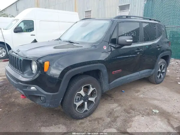 ZACNJBC11KPJ86323 2019 JEEP RENEGADE - Image 2