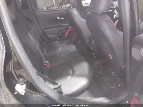 ZACNJBC11KPJ92963 2019 JEEP RENEGADE - Image 8