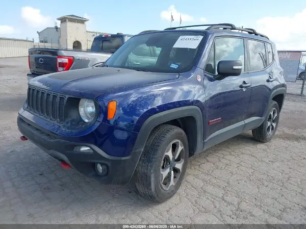 ZACNJBC12KPJ95001 2019 JEEP RENEGADE - Image 2