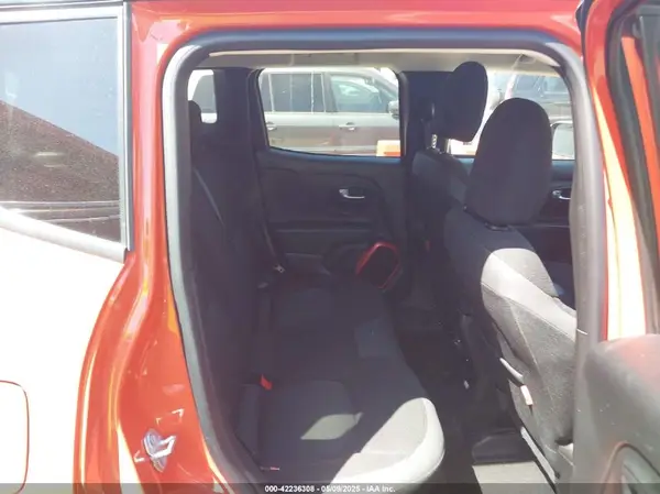 ZACNJBC13KPK05311 2019 JEEP RENEGADE - Image 8