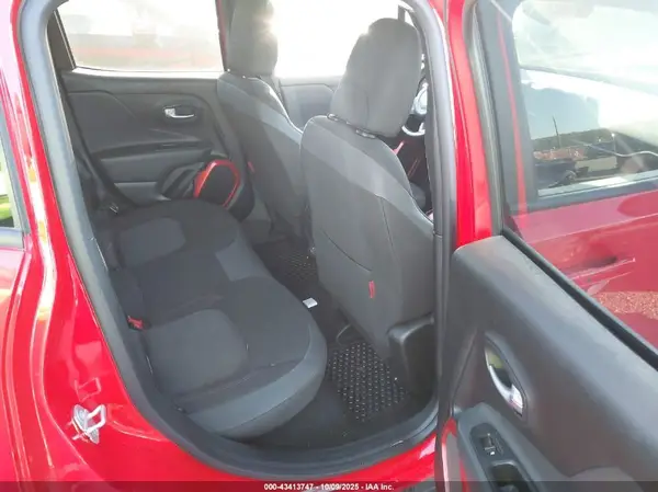 ZACNJBC14KPK00442 2019 JEEP RENEGADE - Image 8