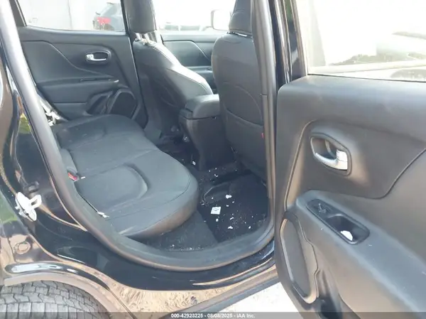 ZACNJBC15KPK28234 2019 JEEP RENEGADE - Image 8