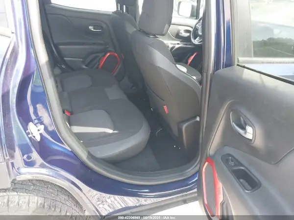ZACNJBC16KPJ93803 2019 JEEP RENEGADE - Image 8