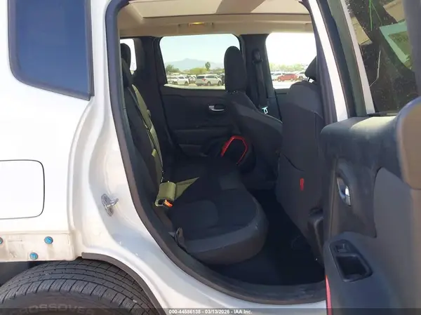 ZACNJBC16KPJ96135 2019 JEEP RENEGADE - Image 8