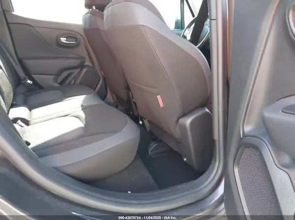 ZACNJBC16KPK43700 2019 JEEP RENEGADE - Image 8