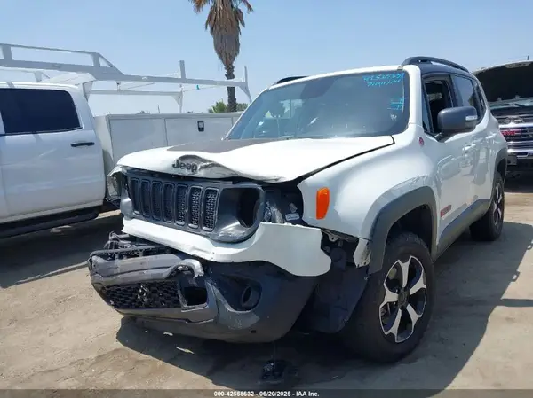 ZACNJBC17KPK00273 2019 JEEP RENEGADE - Image 2