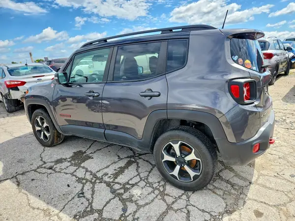 ZACNJBC18KPJ95844 2019 JEEP RENEGADE - Image 2