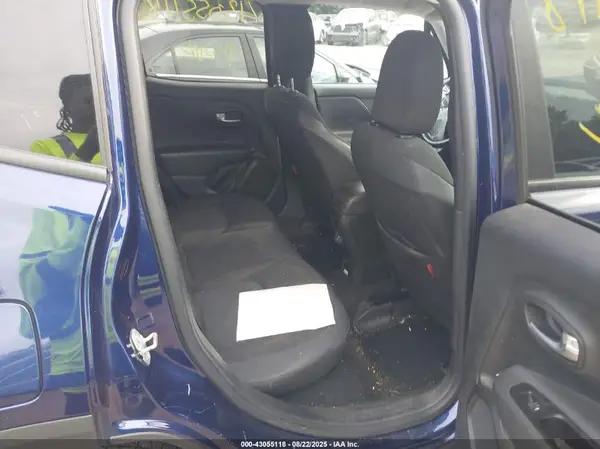 ZACNJBC18KPK70073 2019 JEEP RENEGADE - Image 8