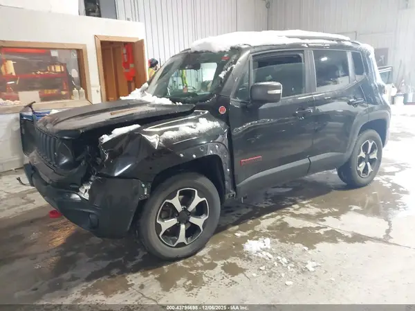 ZACNJBC18LPL49003 2020 JEEP RENEGADE - Image 2