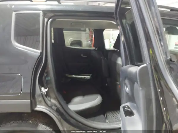 ZACNJBC18LPL49003 2020 JEEP RENEGADE - Image 8