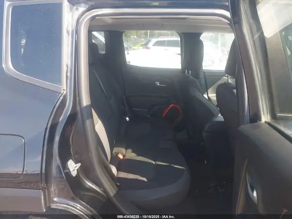 ZACNJBC19KPK05202 2019 JEEP RENEGADE - Image 8