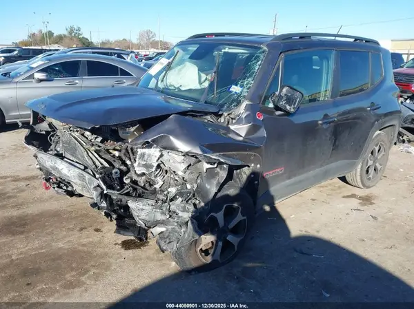 ZACNJBC1XLPM05555 2020 JEEP RENEGADE - Image 2