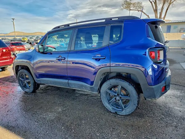 ZACNJBD12LPL89575 2020 JEEP RENEGADE - Image 2