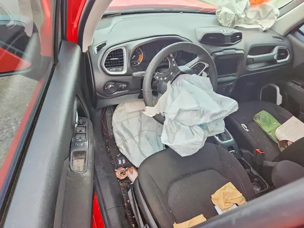 ZACNJCAB0MPM36025 2021 JEEP RENEGADE - Image 8