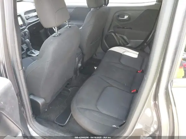 ZACNJCB13MPM31844 2021 JEEP RENEGADE - Image 8