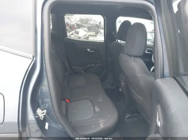 ZACNJCB17MPM43754 2021 JEEP RENEGADE - Image 8