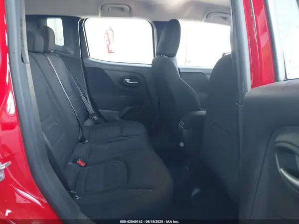 ZACNJCBB1MPM25582 2021 JEEP RENEGADE - Image 8