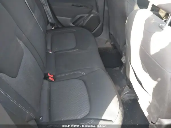 ZACNJCBB4MPM39914 2021 JEEP RENEGADE - Image 8